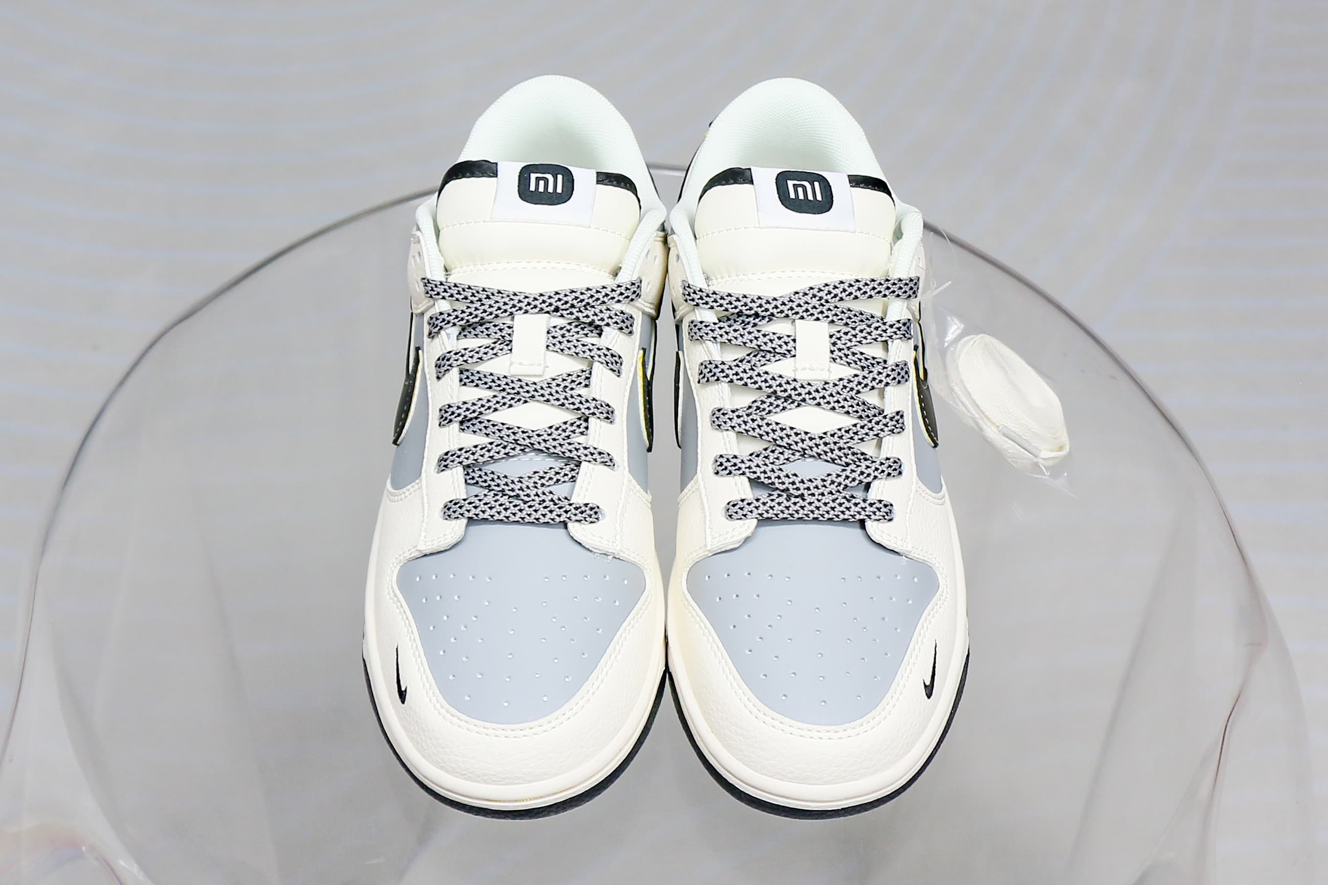 Nike SB Dunk Low x Xiaomi Su7