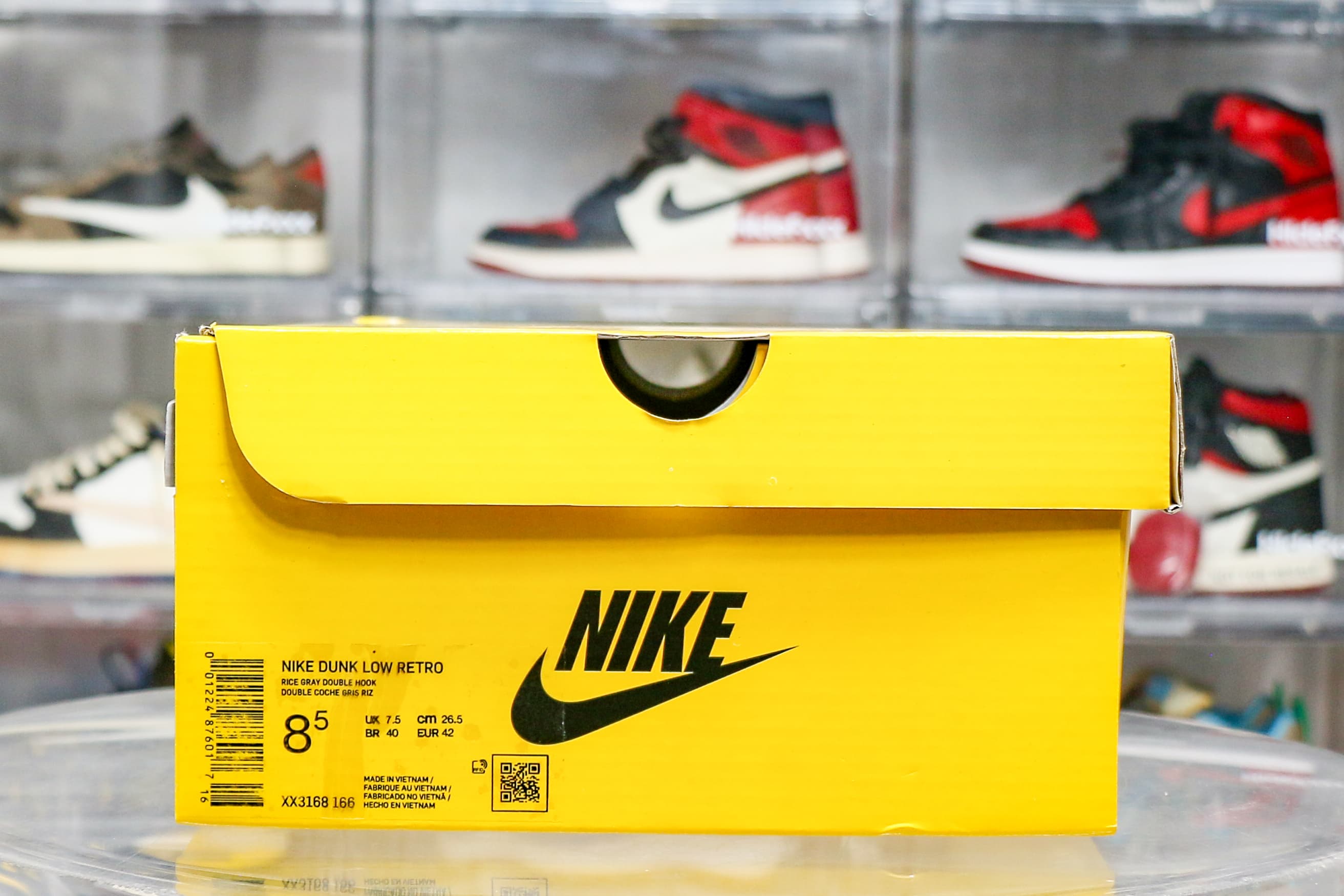 Nike SB Dunk Low x Xiaomi Su7