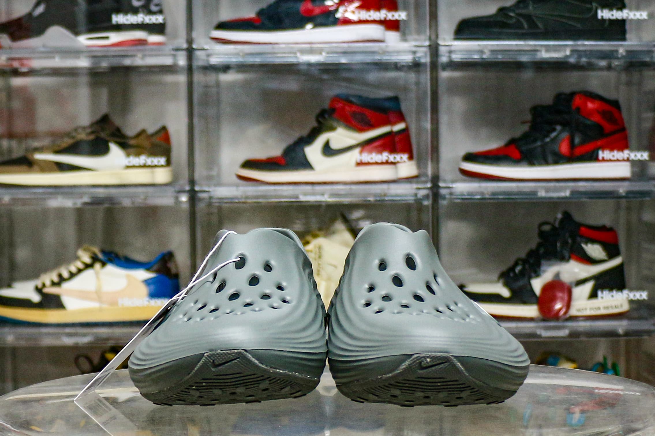 Nike ReactX Rejuven8 Smoke Grey