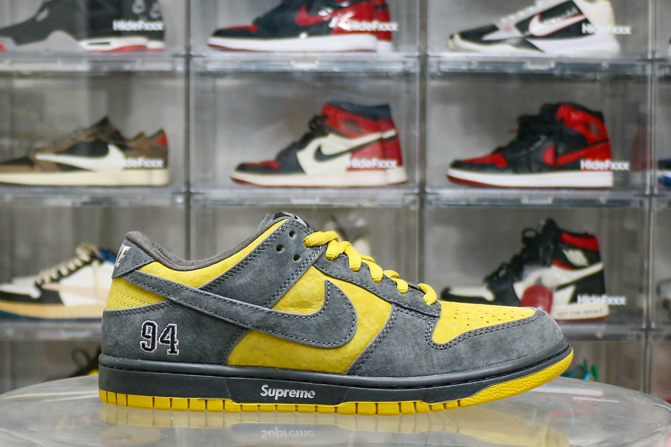 Nike SB Dunk Low Supreme 94 Hulk