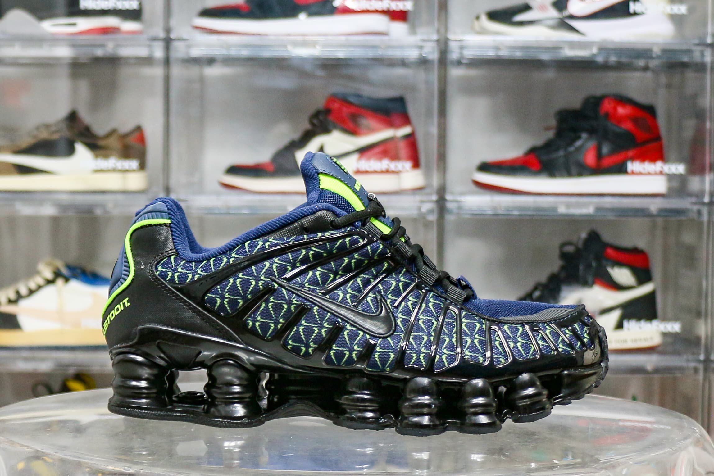 Nike Shox TL Mini Swoosh Obsidian Black Volt