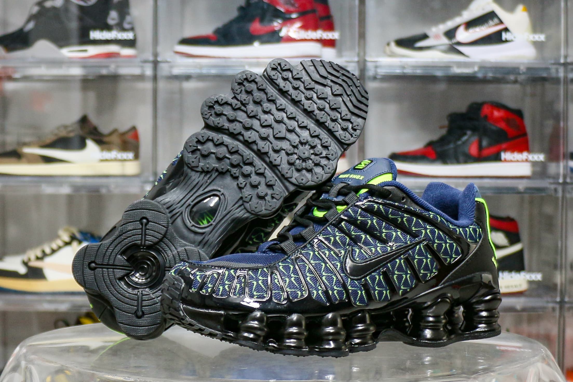 Nike Shox TL Mini Swoosh Obsidian Black Volt