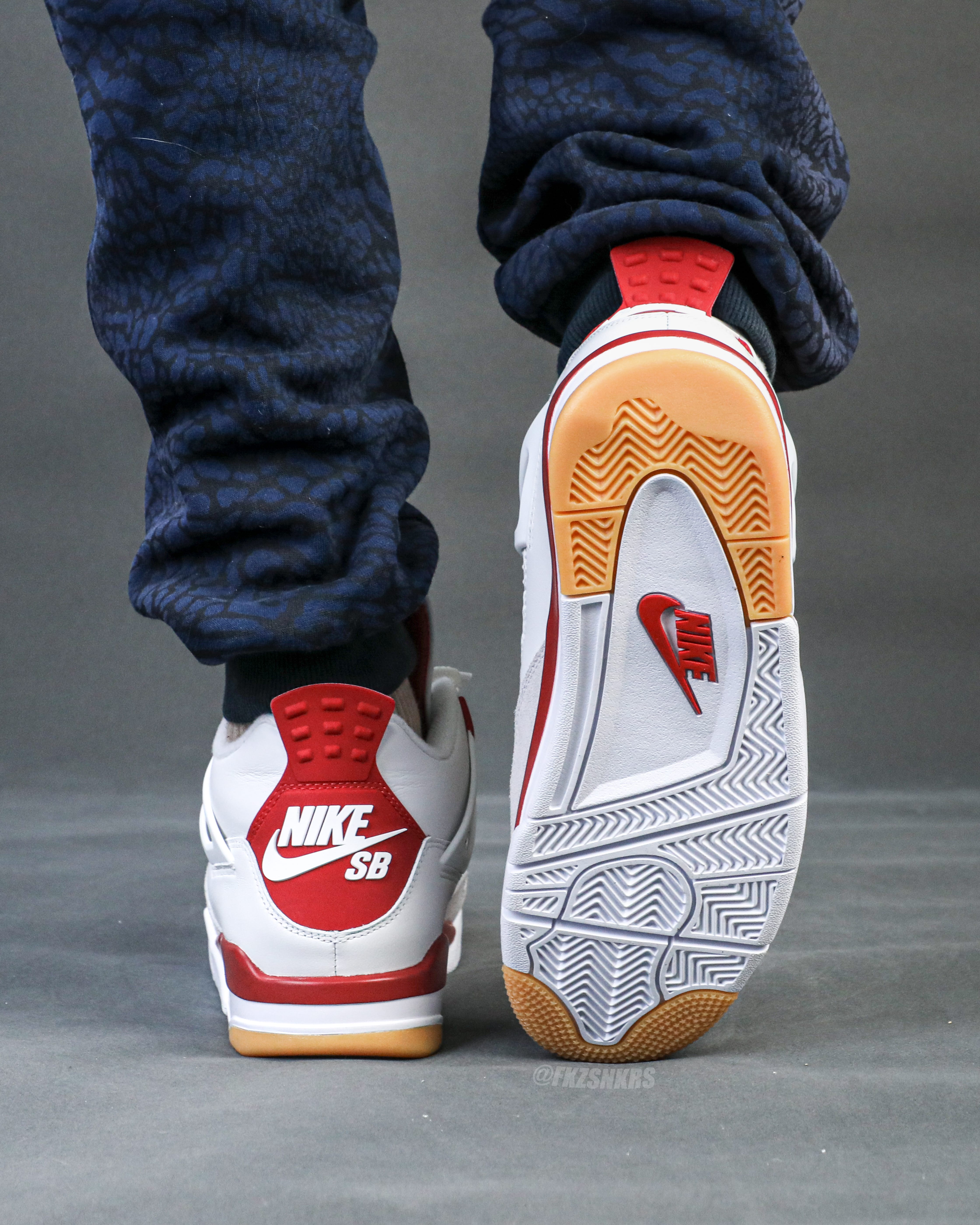 Nike SB x Air Jordan 4 Varsity Red is a Family & Friends (LN5 A1 Batch)