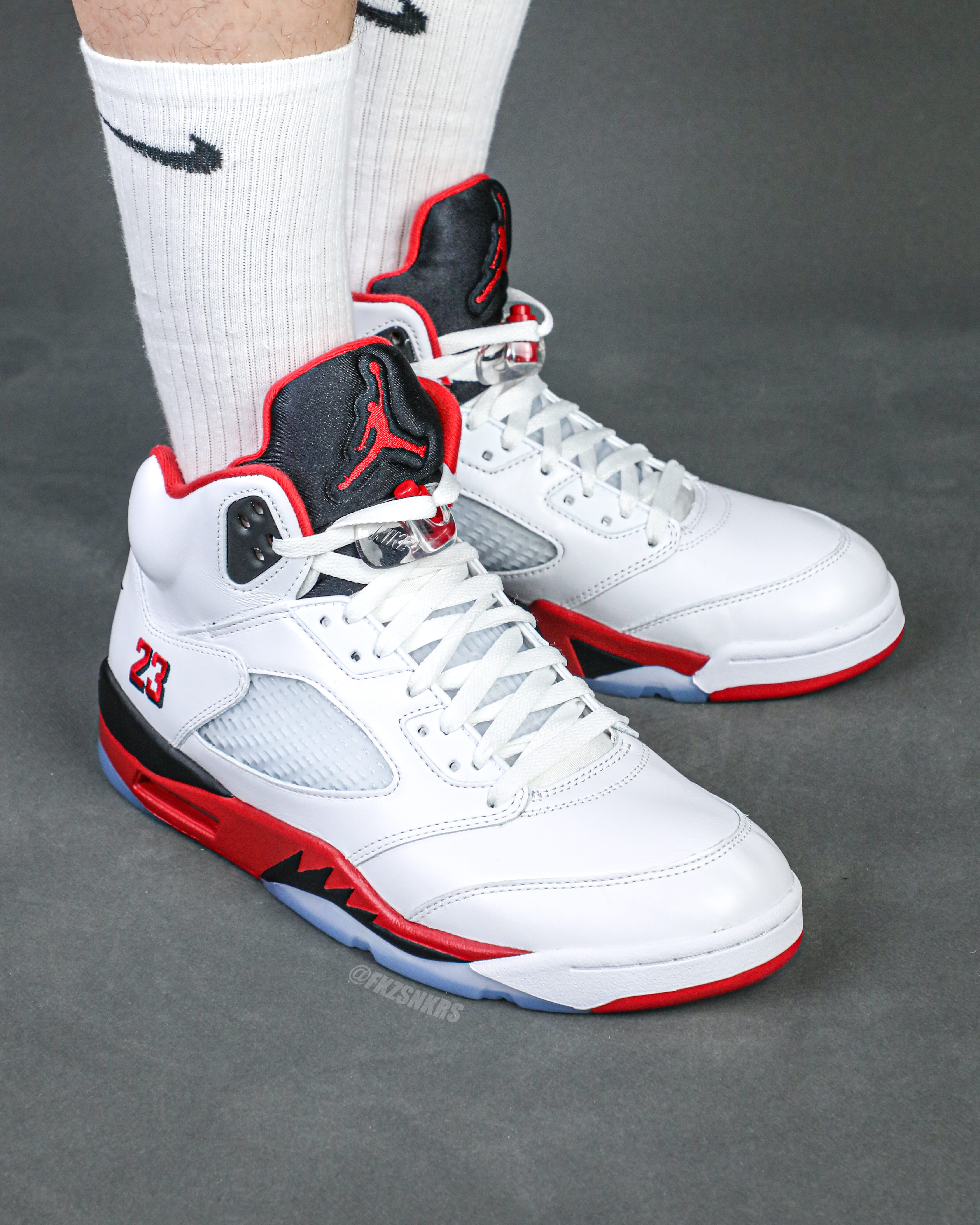 Air Jordan 5 Fire Red Black Tongue 2025 (Ln5 A1)