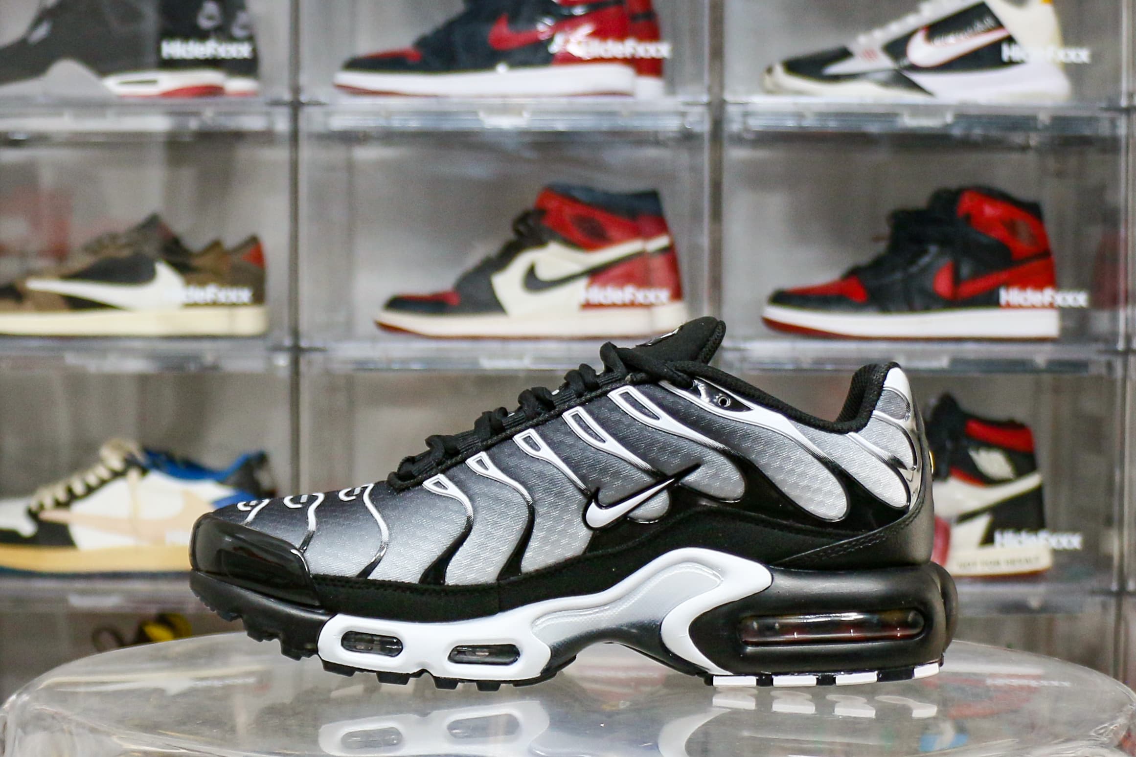 Nike Air Max Plus Black Silver White